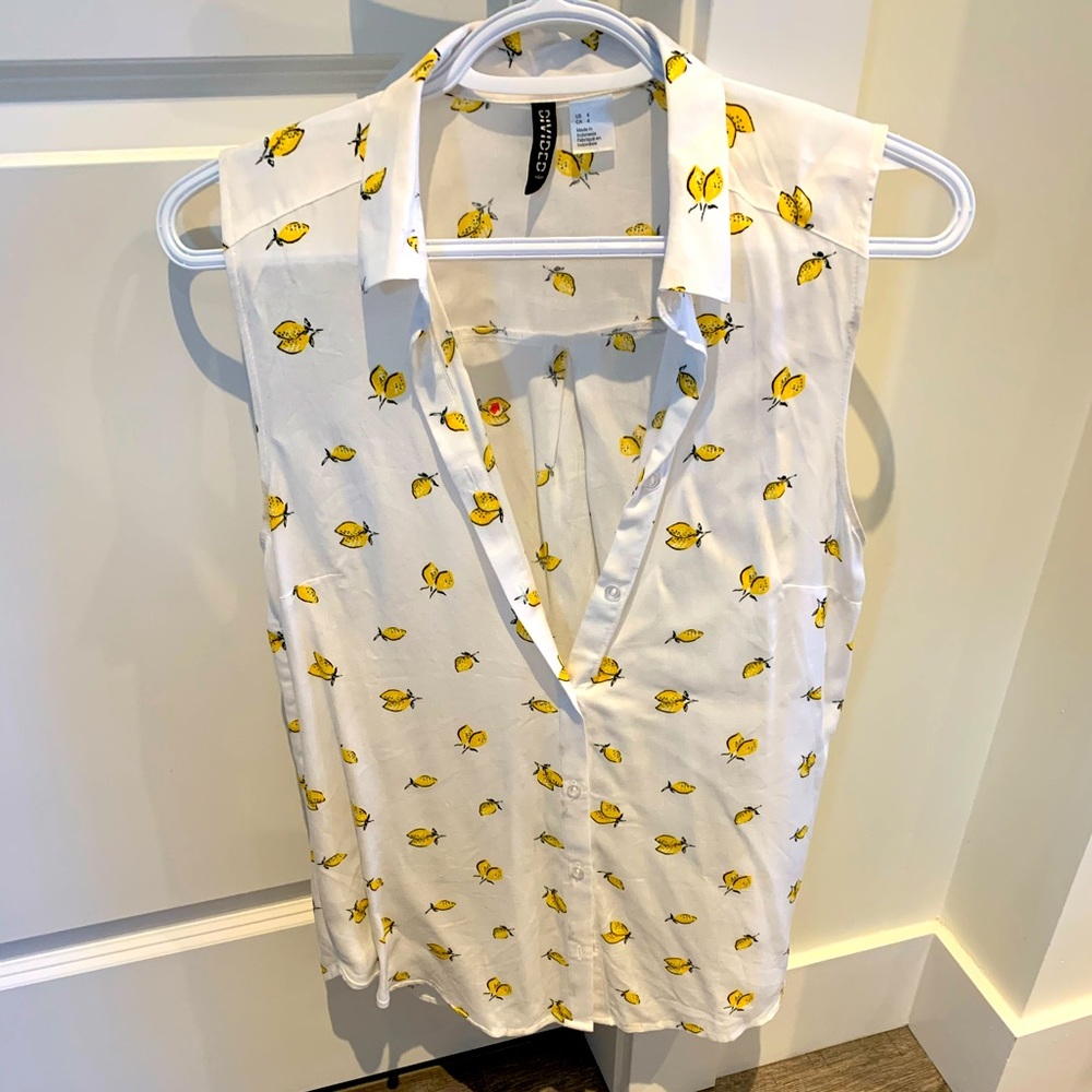 Sleeveless button down shirt